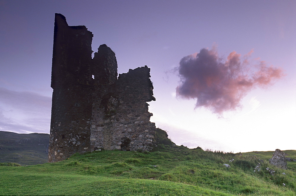 Ardwreck Castle, on the shores of Loch Assynt, Sutherland, Highland region, Scotland, United Kingdom, Europe