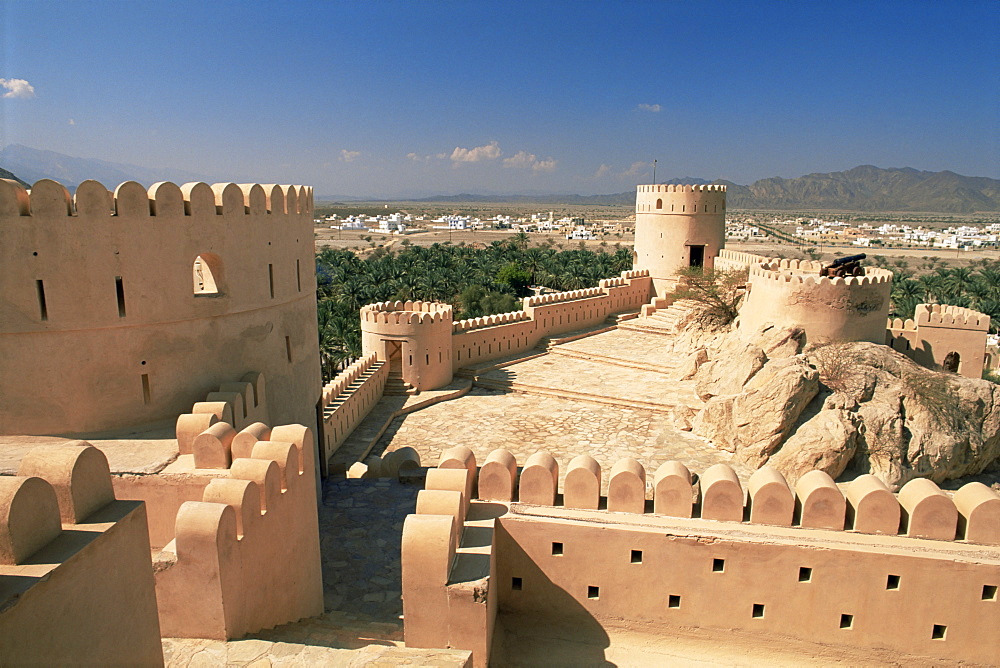 Nakhl fort, dating from the 16th and 17th centuries, Batinah region, western Hajar, Oman, Middle East