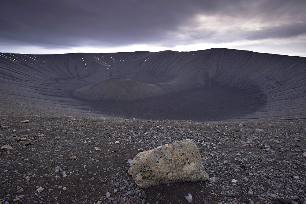 Volcanic ash (tephra) crater Hverfjall (Hverfell), 140m deep, more than 1 km across, at Myvatn, northern Iceland, Iceland, Polar Regions