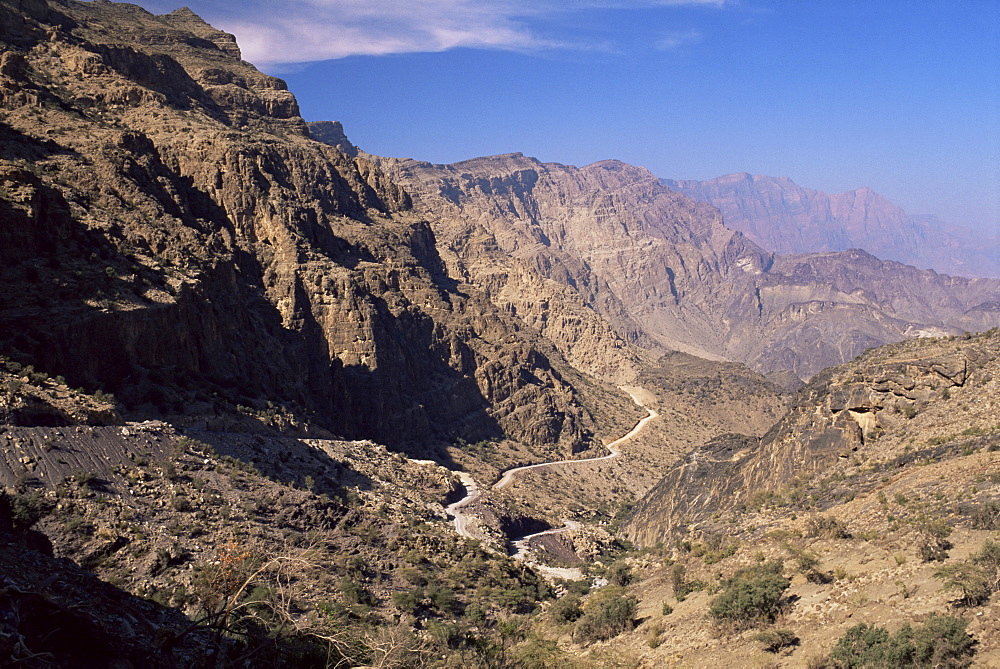 Wadi Bani Awf, Djebel Akhdar, Western Hajar mountains, rising to 3000m, Oman, Middle East