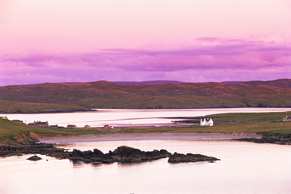 Sand Wick and Hillswick at sunset, Eshaness Peninsula, Northmavine, Shetland Islands, Scotland, United Kingdom, Europe