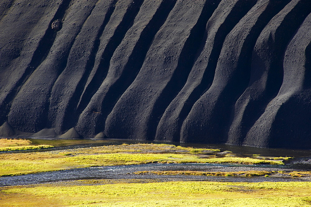 Landscape of the interior from the F-208 route (Fjallabak route north, Nyrdri-Fjallabak) between Holaskjol and Landmannalaugar, south Iceland (Sudurland), Iceland, Polar Regions