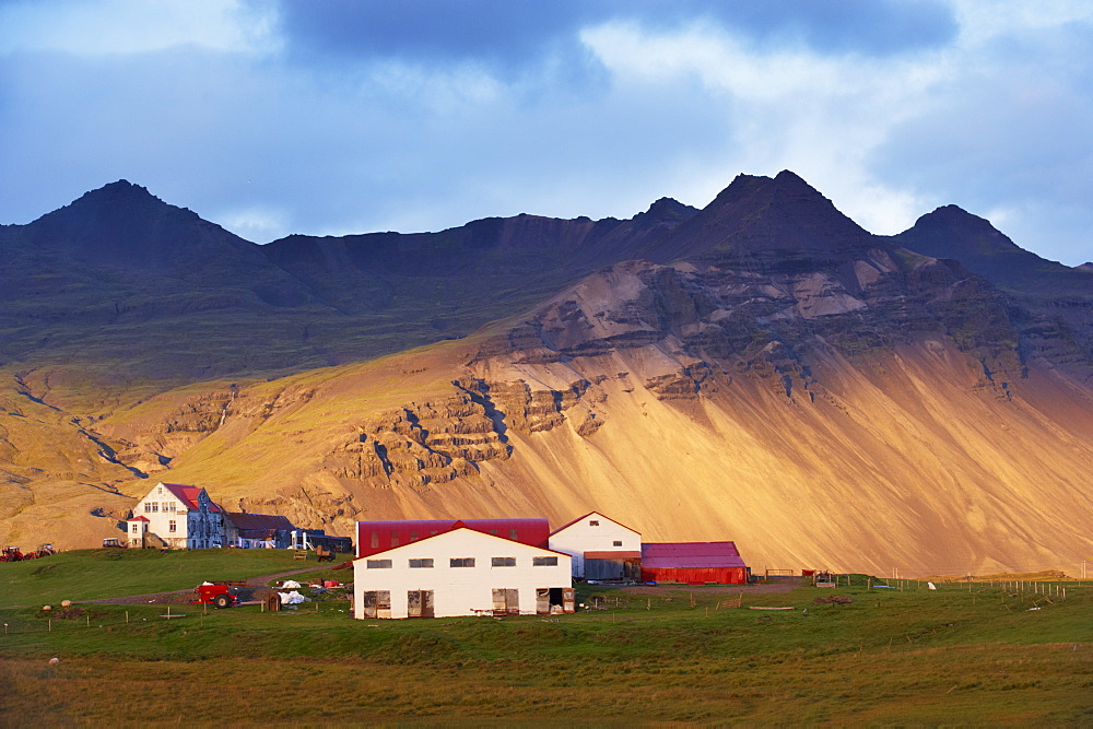 Farm near Hofn, East Fjords region (Austurland), Iceland, Polar Regions