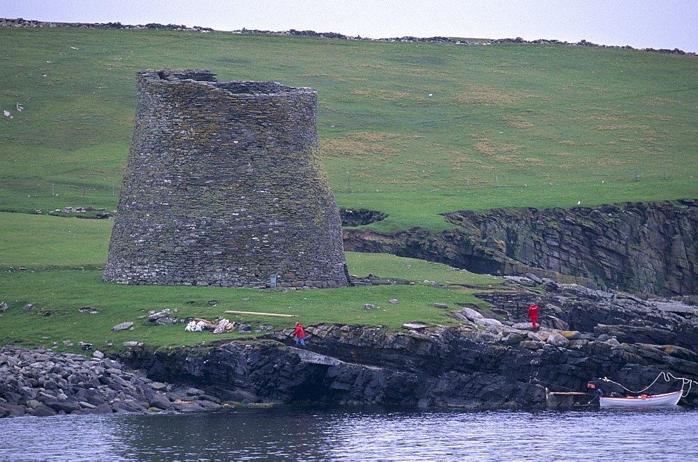 Mousa Broch, best preserved of all brochs, standing 12-13 m high, in perfect state, due to its isolation, Mousa Island, Shetland Islands, Scotland, United Kingdom, Europe