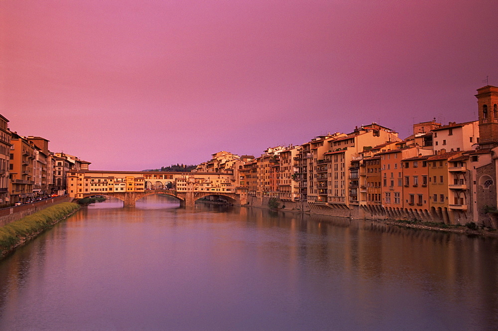 Ponte Vecchio over the River Arno, Florence, UNESCO World Heritage Site, Tuscany, Italy, Europe