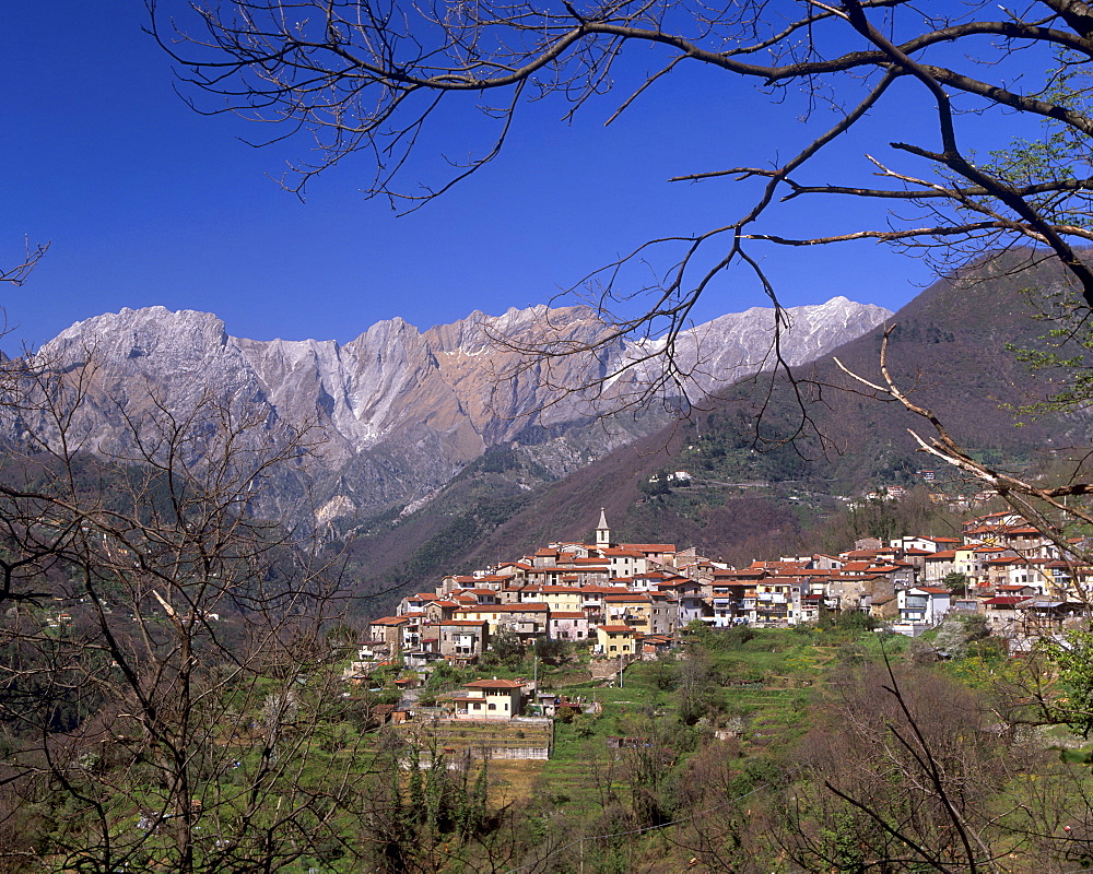 Village of Parania, near Massa, in Apuane Alps, with Carrara marble quarries in distance, Tuscany, Italy, Europe