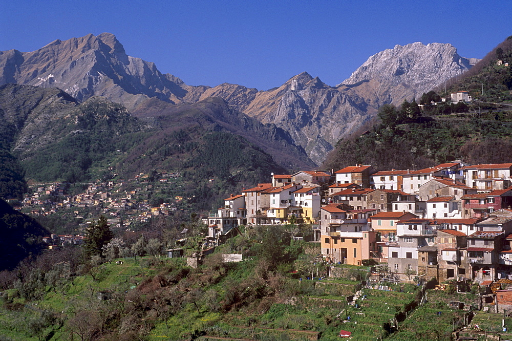 Village of Parania, near Massa, in Apuane Alps, with Carrara marble quarries in distance, Tuscany, Italy, Europe