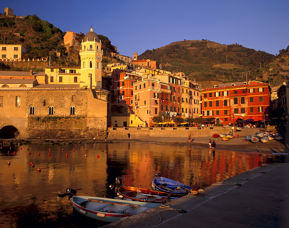 Vernazza harbour at sunset, Vernazza, Cinque Terre, UNESCO World Heritage Site, Liguria, Italy, Europe