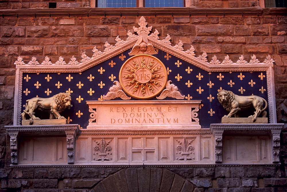 Heraldic lion of Florence, Palazzo Vecchio, Piazza della Signoria, Florence, Tuscany, Italy, Europe