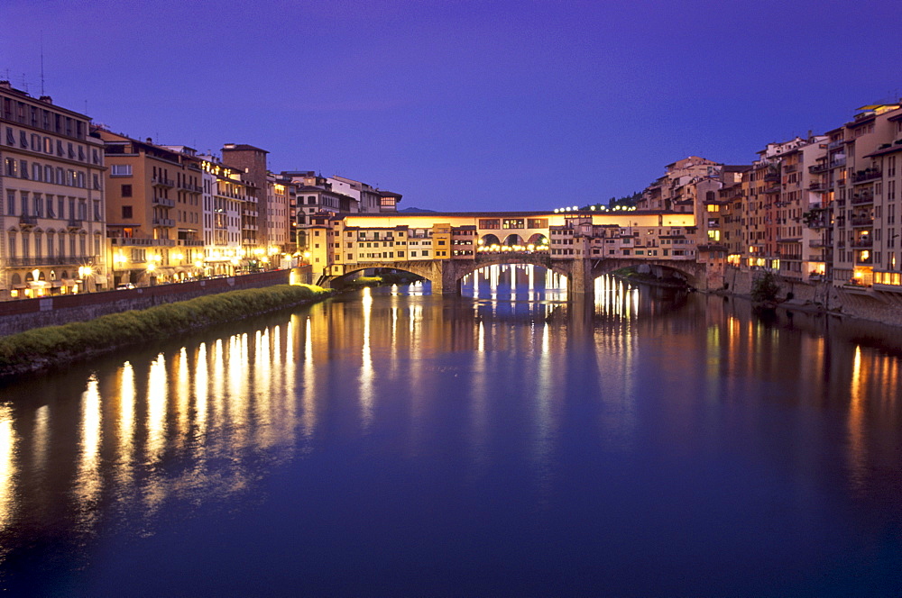 Ponte Vecchio (Old Bridge) over River Arno at dusk, Florence (Firenze), Tuscany, Italy, Europe