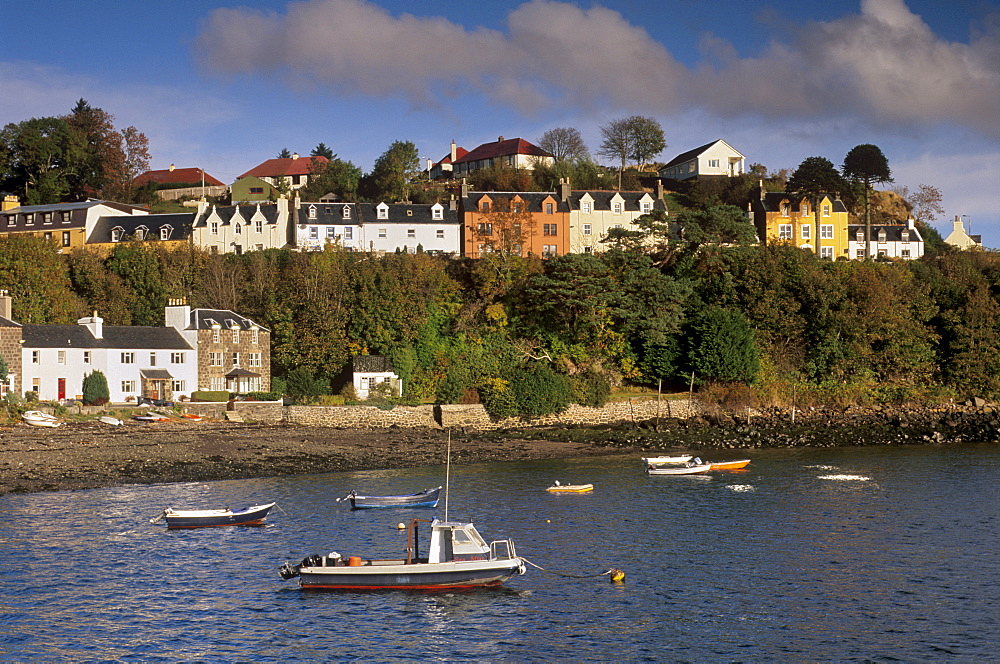 Multicoloured houses, Portree harbour, Isle of Skye, Inner Hebrides, Scotland, United Kingdom, Europe