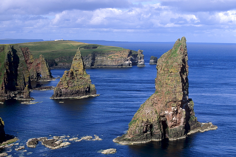 Sea stacks of Duncansby, Caithness, Highland region, Scotland, United Kingdom, Europe