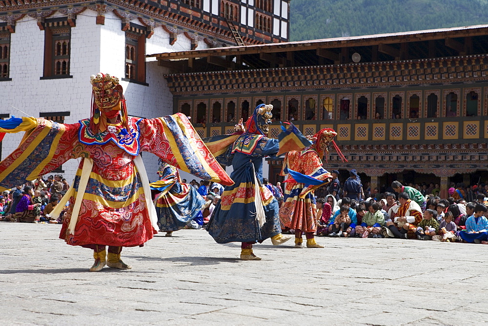 Buddhist festival (Tsechu), Trashi Chhoe Dzong, Thimphu, Bhutan, Asia