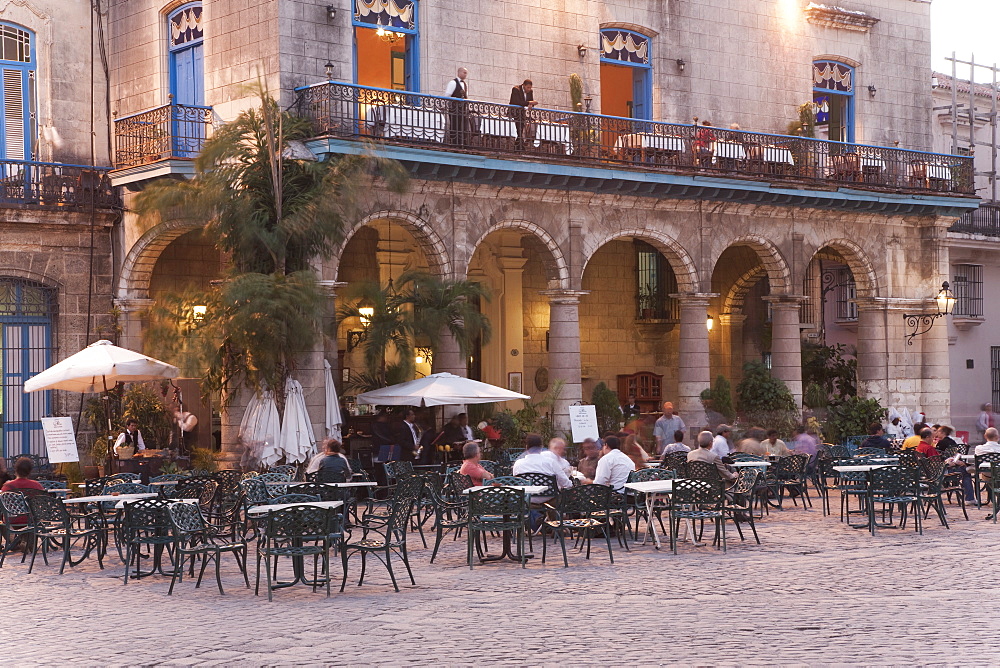 Plaza de la Catedral, Havana, Cuba, West Indies, Central America