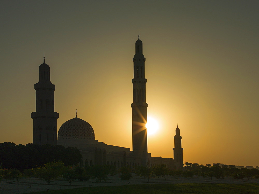 Sultan Quaboos Great Mosque, Muscat, Oman, Middle East