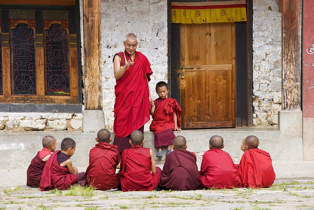 Buddhist monks, Karchu Dratsang Monastery, Jankar, Bumthang, Bhutan, Asia