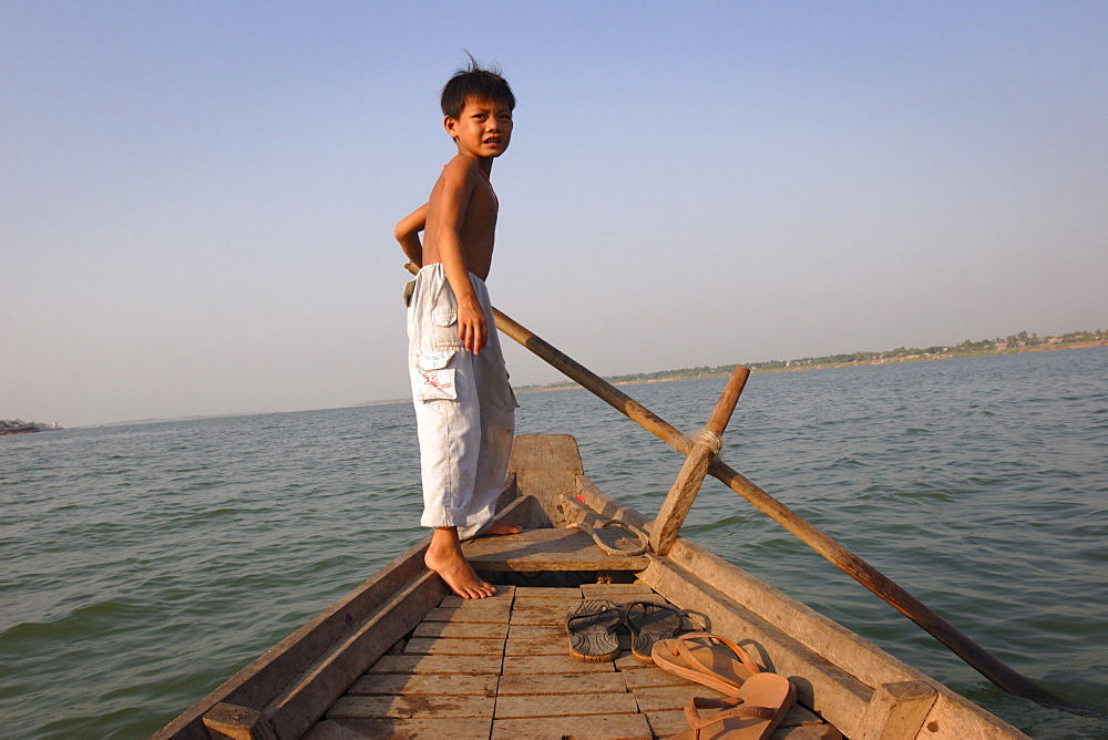 Cham Muslims living by the Mekong river in Phnom Penh, Cambodia, Indochina, Southeast Asia, Asia