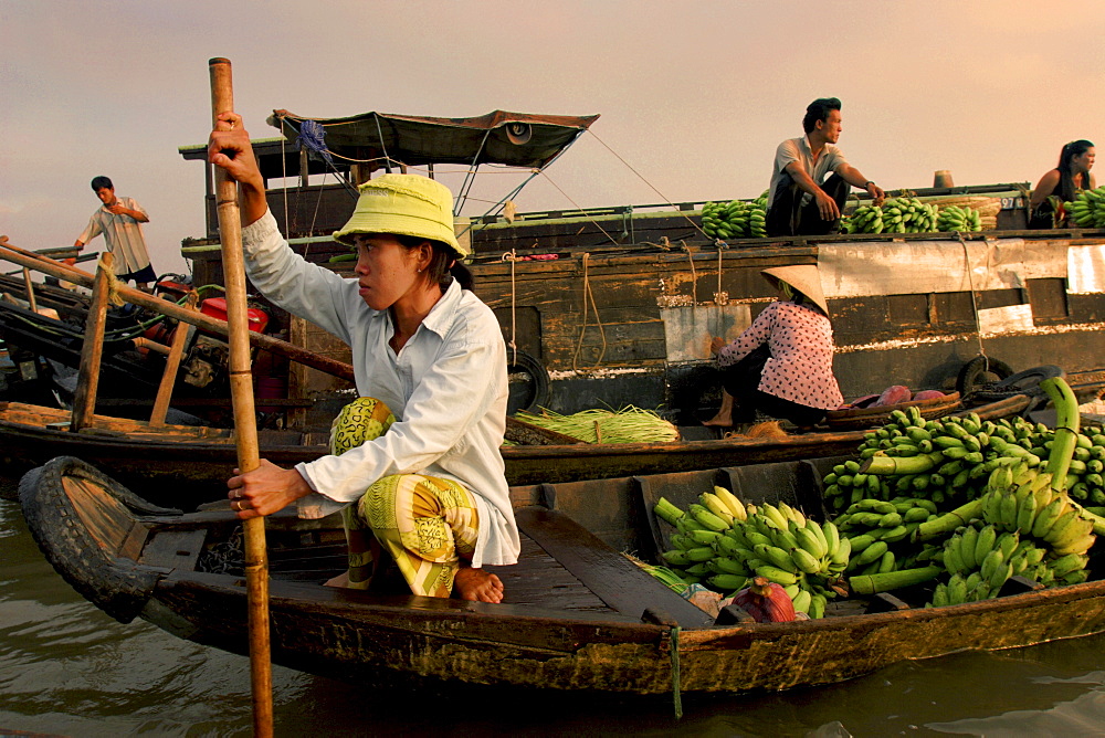 Cai Rang Floating Market on the Mekong Delta, Can Tho, Vietnam, Indochina, Southeast Asia, Asia