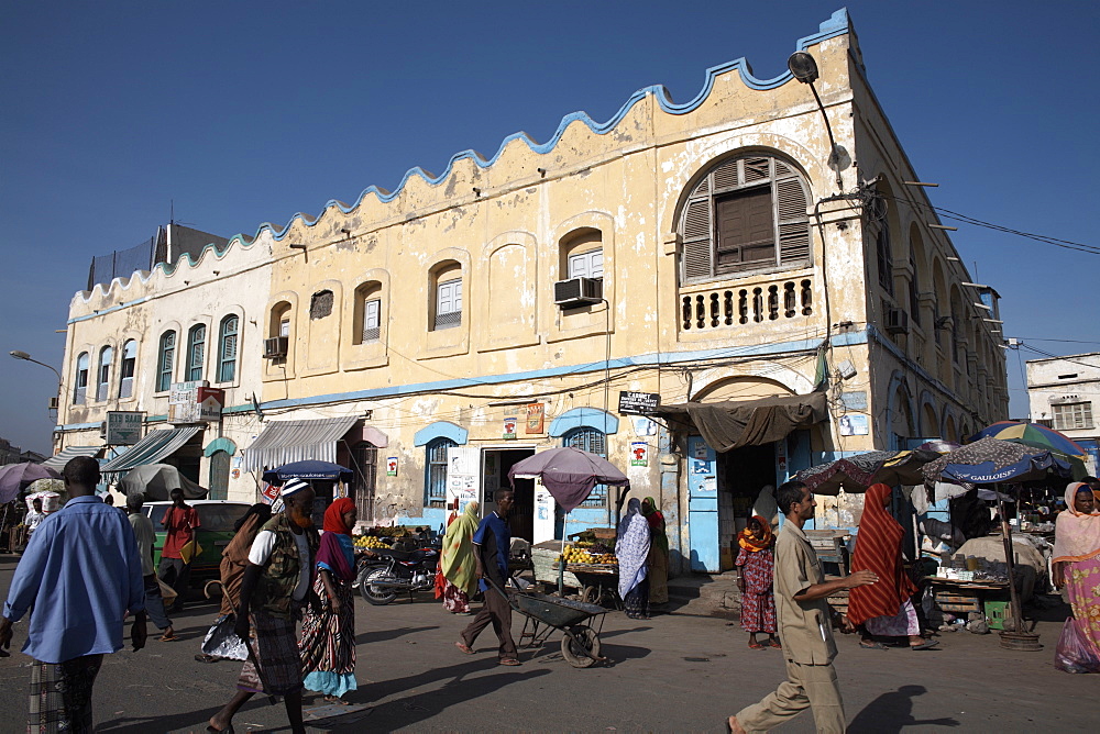 Place du 27 Juin 1977 (Place Menelik) at the heart of the European Quarter, Djibouti City, Djibouti, Africa