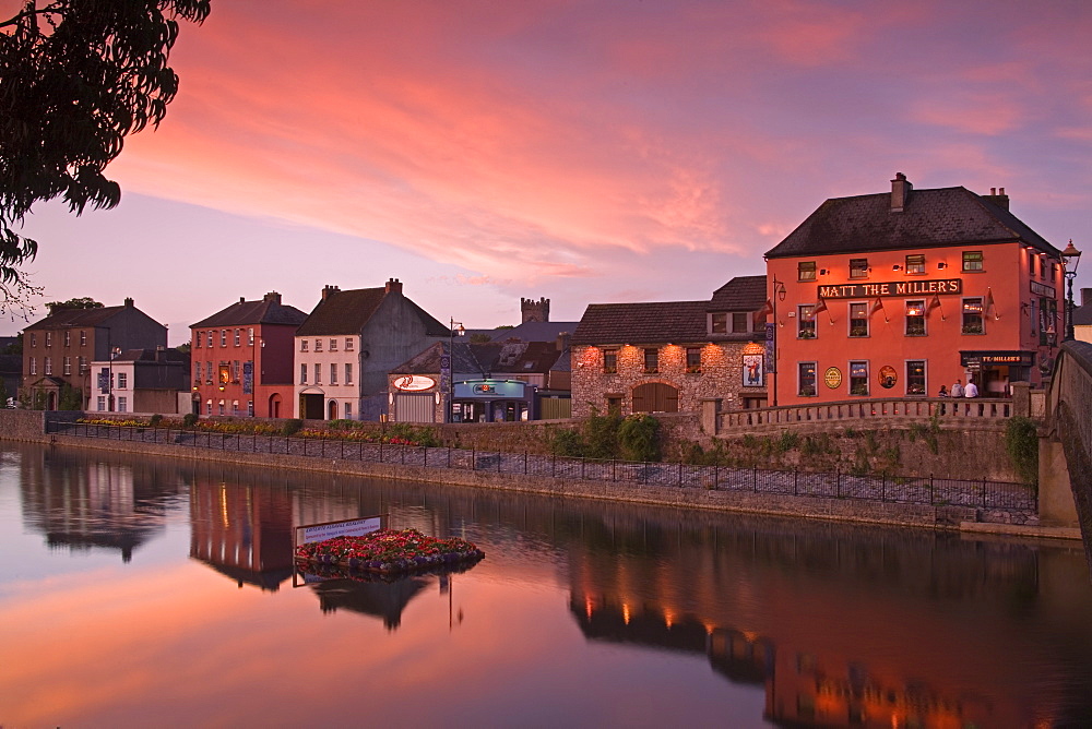 John's Quay and River Nore, Kilkenny City, County Kilkenny, Leinster, Republic of Ireland, Europe