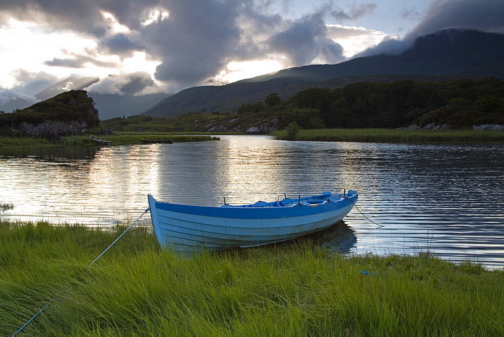 Boat, Upper Lake, Killarney National Park, County Kerry, Munster, Republic of Ireland, Europe