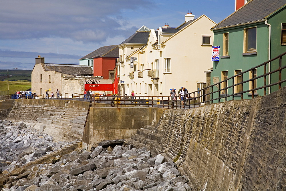 Lahinch Town, County Clare, Munster, Republic of Ireland, Europe