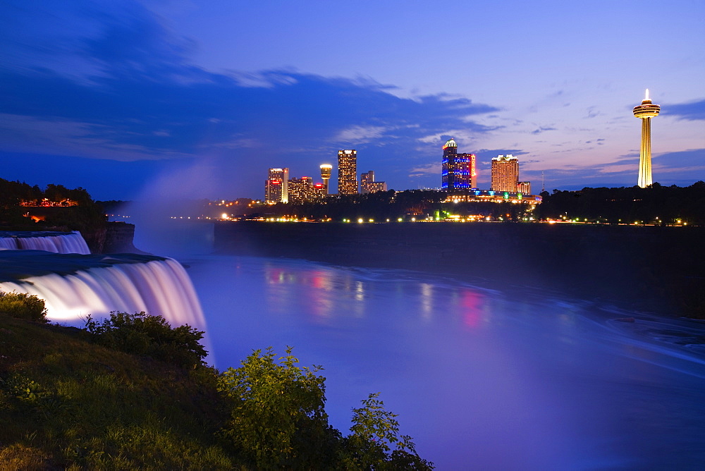 American Falls at Niagara Falls, Niagara Falls, New York State, United States of America, North America