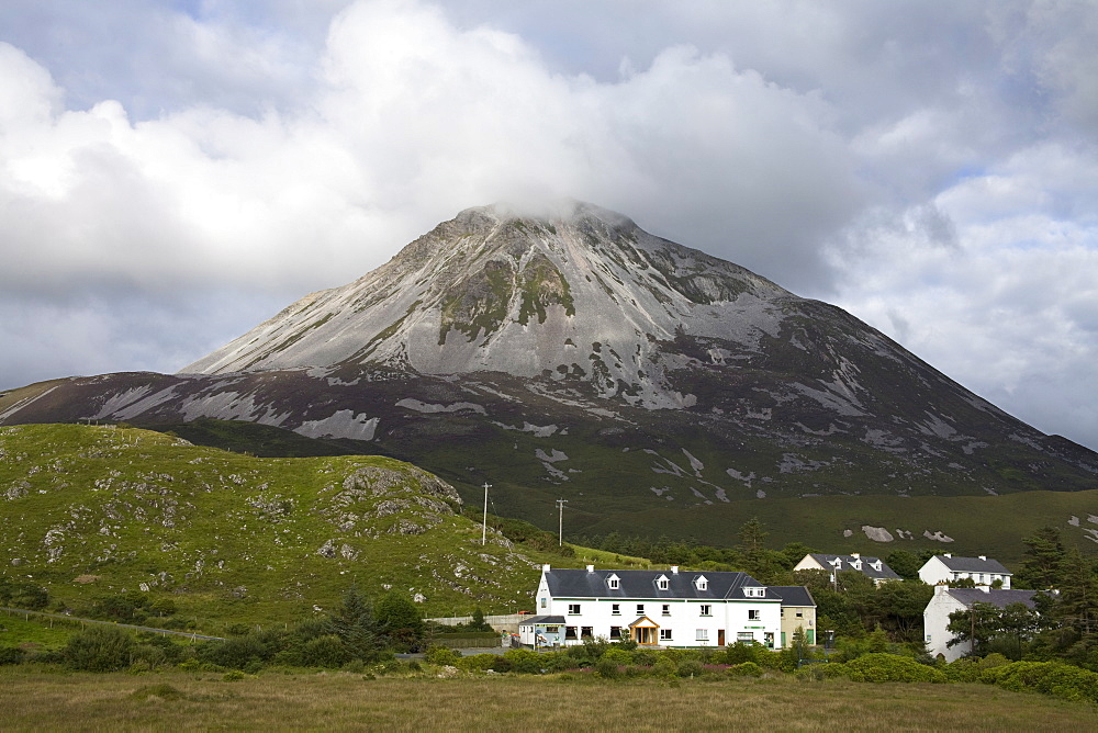 Mount Errigal and Dunlewy village, County Donegal, Ulster, Republic of Ireland, Europe