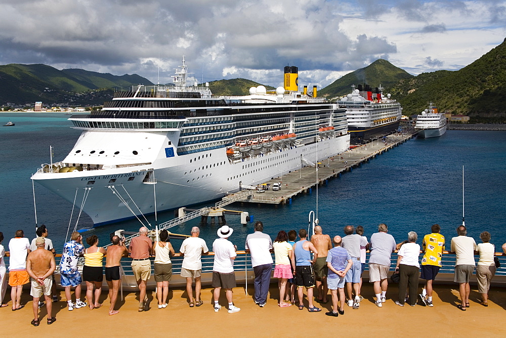 Cruise ship Terminal, Wathey Pier, Philipsburg, St. Maarten, Netherlands Antilles, Leeward Islands, West Indies, Caribbean, Central America