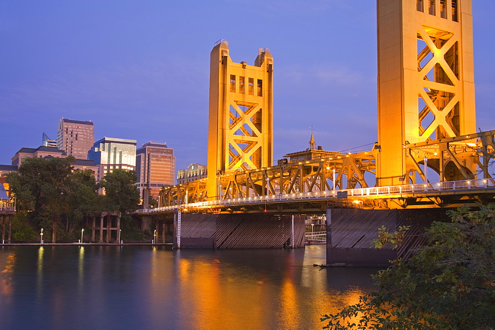 Historic Tower Bridge over the Sacramento River, Sacramento, California, United States of America, North America