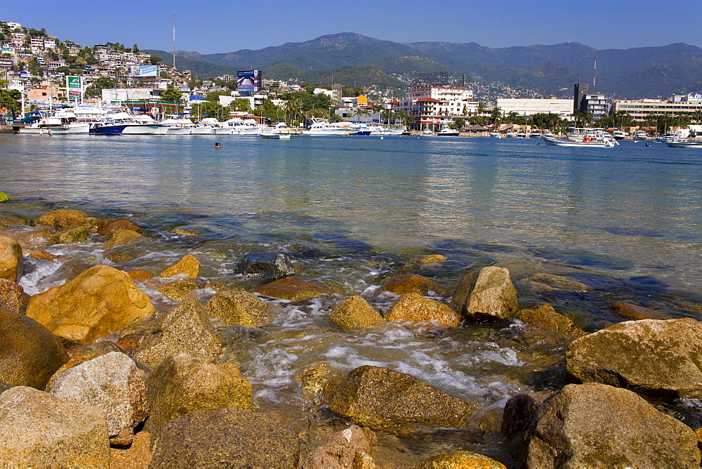 Tlacopanocha Beach in Old Town Acapulco, State of Guerrero, Mexico, North America