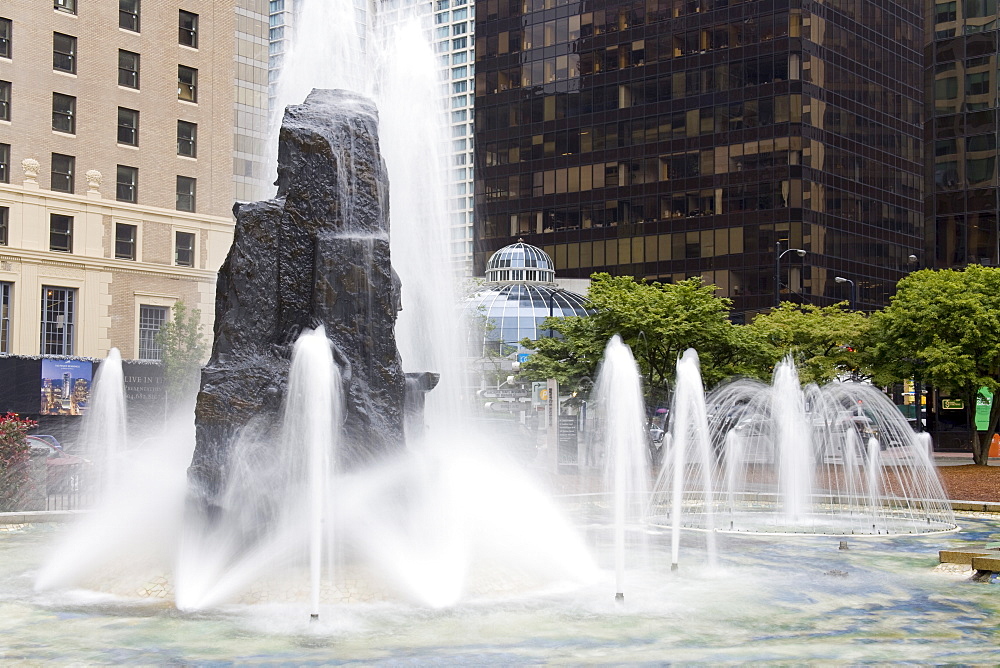 Vancouver Art Gallery fountain, Vancouver, British Columbia, Canada, North America