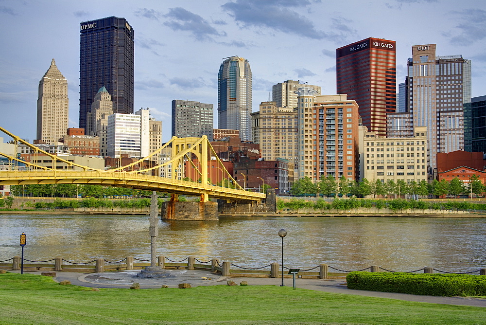 Andy Warhol Bridge (7th Street Bridge) and Allegheny River, Pittsburgh, Pennsylvania, United States of America, North America