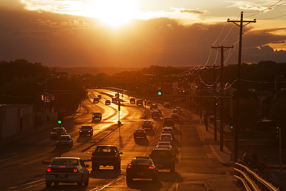 Setting sun on Avenida Boulevard, Albuquerque, New Mexico, United States of America, North America