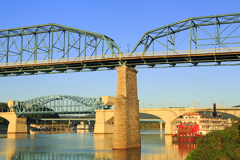 Walnut Street Bridge and Tennessee River, Chattanooga, Tennessee, United States of America, North America