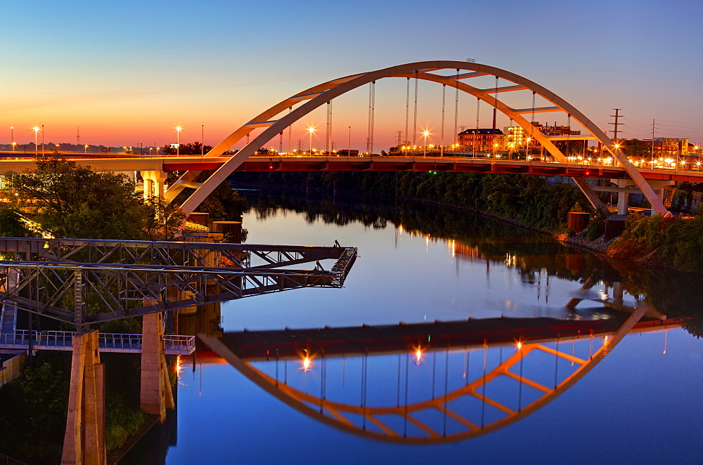 Cumberland River and Gateway Bridge, Nashville, Tennessee, United States of America, North America 