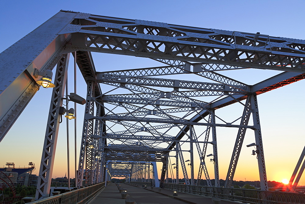 Shelby Bridge over the Cumberland River, Nashville, Tennessee, United States of America, North America 