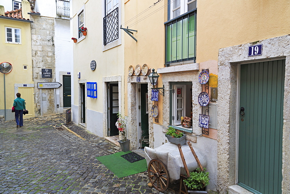 Store outside St. George's Castle, Castelo District, Lisbon, Portugal, Europe