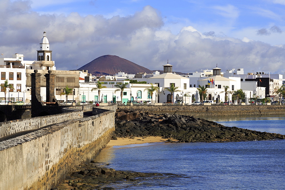 Las Bolas Causeway, Arrecife, Lanzarote Island, Canary Islands, Spain, Atlantic, Europe