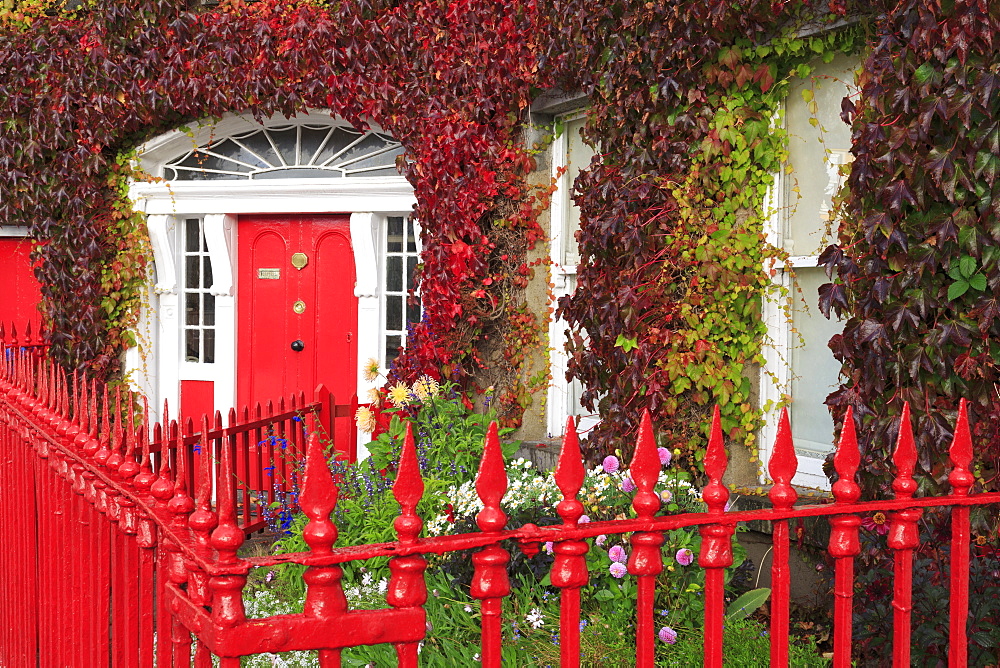 Georgian house on the Octagon in Westport Town, County Mayo, Connaught, Republic of Ireland, Europe