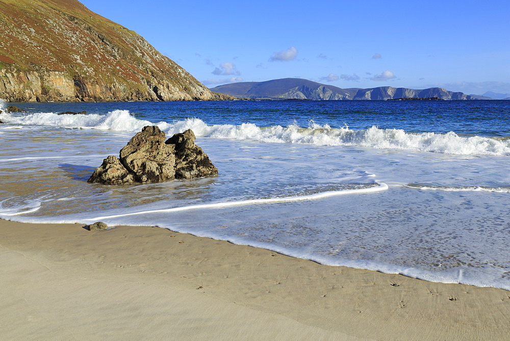 Keem Beach on Achill Island, County Mayo, Connaught (Connacht), Republic of Ireland, Europe