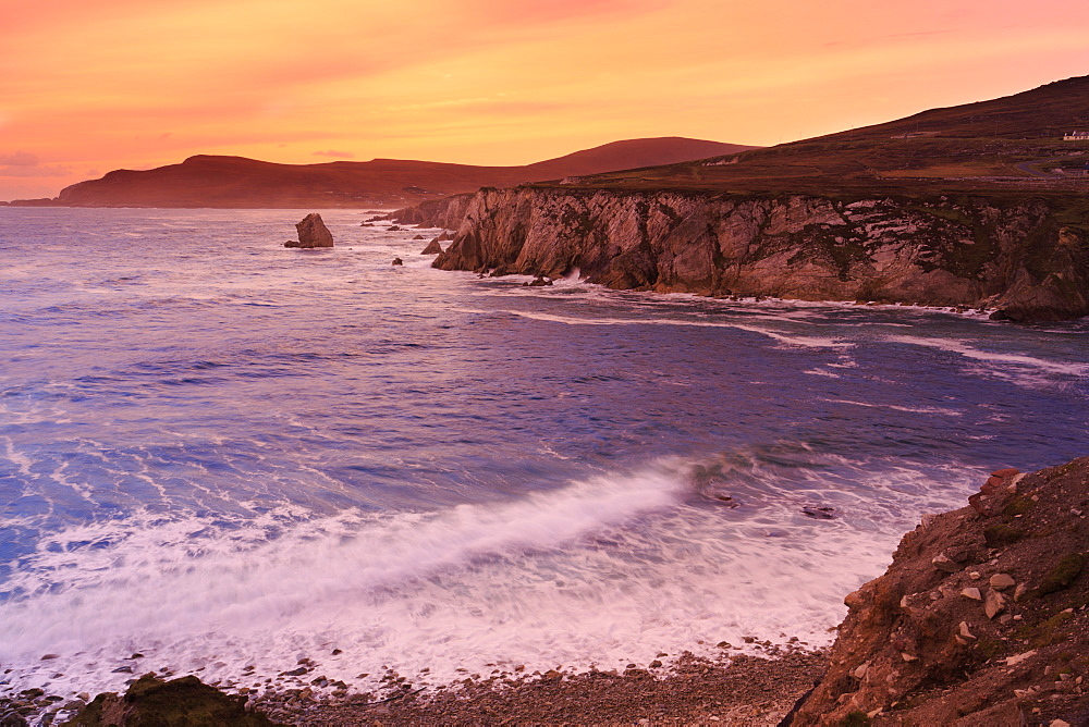 Coastline on Atlantic Drive, Achill Island, County Mayo, Connaught (Connacht), Republic of Ireland, Europe