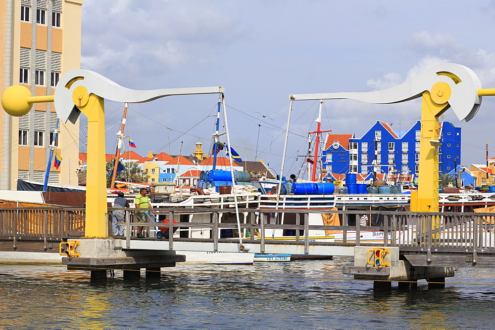 Smith Bridge, Punda District, Willemstad, Curacao, West Indies, Netherlands Antilles, Caribbean, Central America 