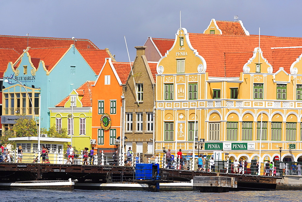 Buildings on Handelskade Street, Punda District, UNESCO World Heritage Site, Willemstad, Curacao, West Indies, Netherlands Antilles, Caribbean, Central America