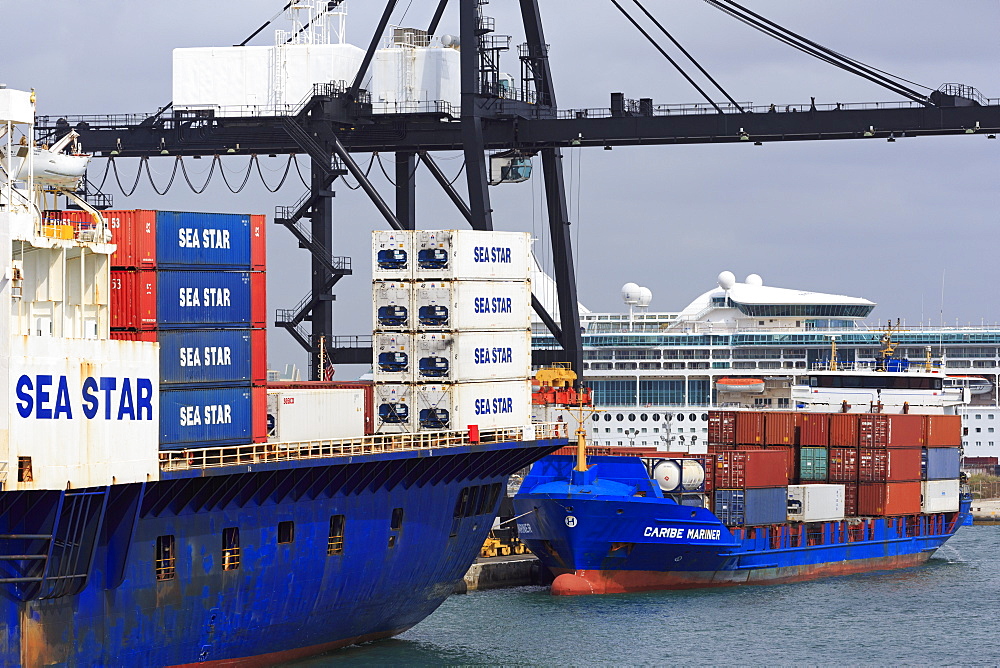 Container ship in Port Everglades, Fort Lauderdale, Florida, United States of America, North America