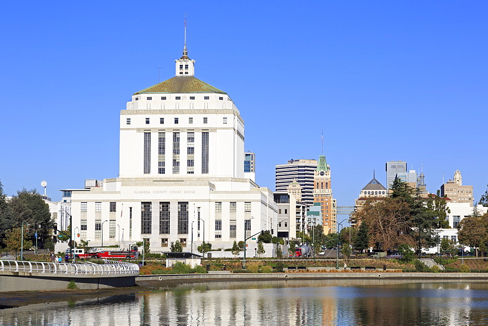 Alameda County Court House and Lake Merritt, Oakland, California, United States of America, North America