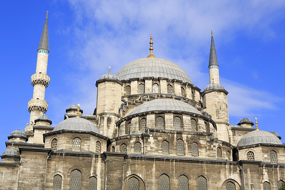 Yeni Mosque, Eminonu and Bazaar District, Istanbul, Turkey, Europe