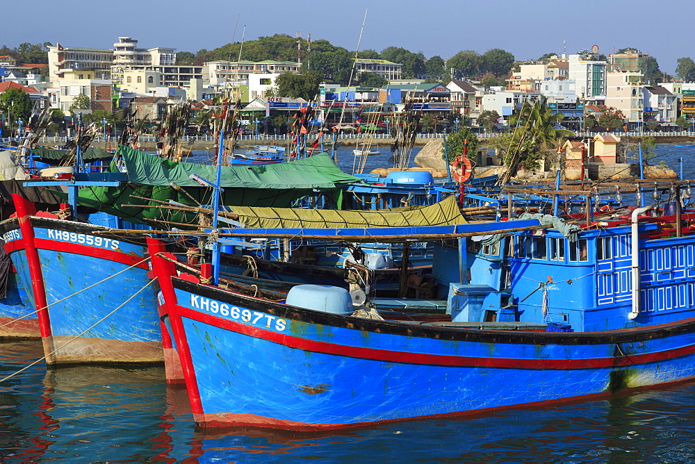 Fishing boats on Cai River, Nha Trang City, Vietnam, Indochina, Southeast Asia, Asia