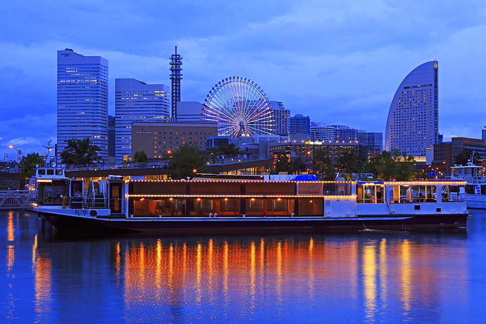 Yokohama skyline, Honshu Island, Japan, Asia