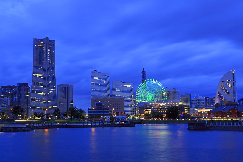 Yokohama skyline, Honshu Island, Japan, Asia